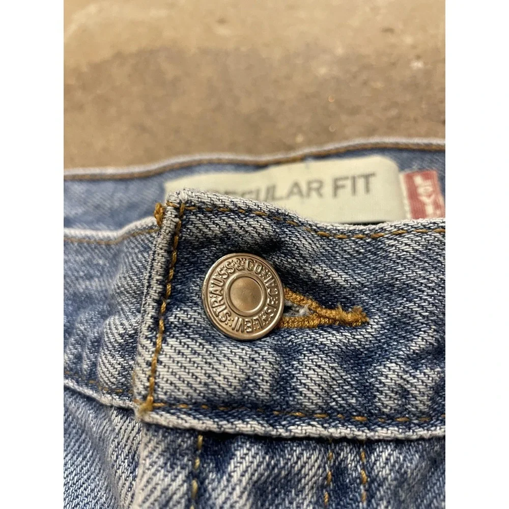 Levis 505 Jeans Mens 36x30 Light Wash Blue Regular Fit‎ Straight Leg Zip Fly